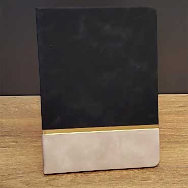 Altın Şeritli Siyah Deri Not Defteri