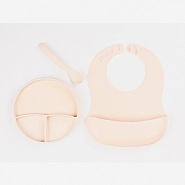 Krem Rengi 3’lü Silikon Yemek Seti – Önlük + Diş Kaşıyıcılı Kaşık + Vakumlu Tabak