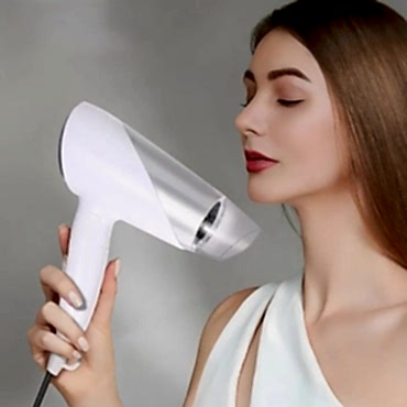 Katlanabilir Başlıklı Saç Kurutma Makinesi