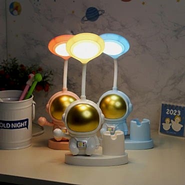 Astronot Masa Lambası Kalemlik  