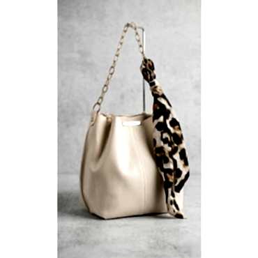 Leopar Desenli Fular Detaylı Krem Rengi Çanta 