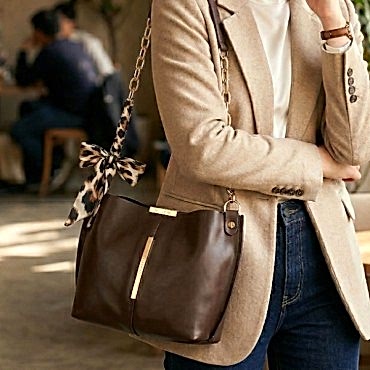 Leopar Desenli Fular Detaylı Kahverengi Çanta